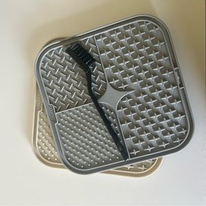 Pet lick mat for cats and dogs